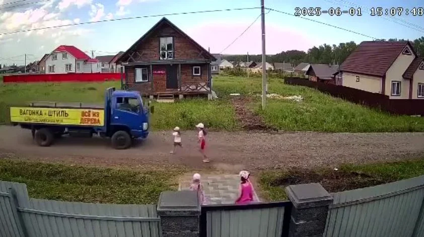 В Башкирии отец с младшей дочерью попали в ДТП, когда спешили в реанимацию к старшей девочке