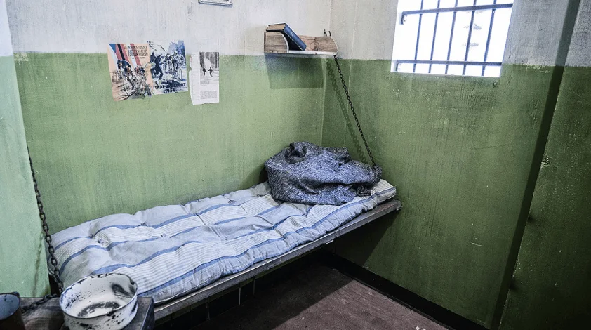 Мужчина соврал в полиции, что убил жену, чтобы попасть в изолятор и не идти к ней ночевать