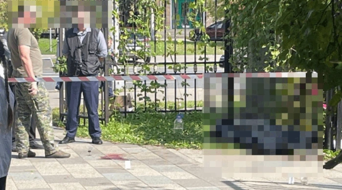 Неадеквата с лопатой застрелили после нападения у храма в Москве